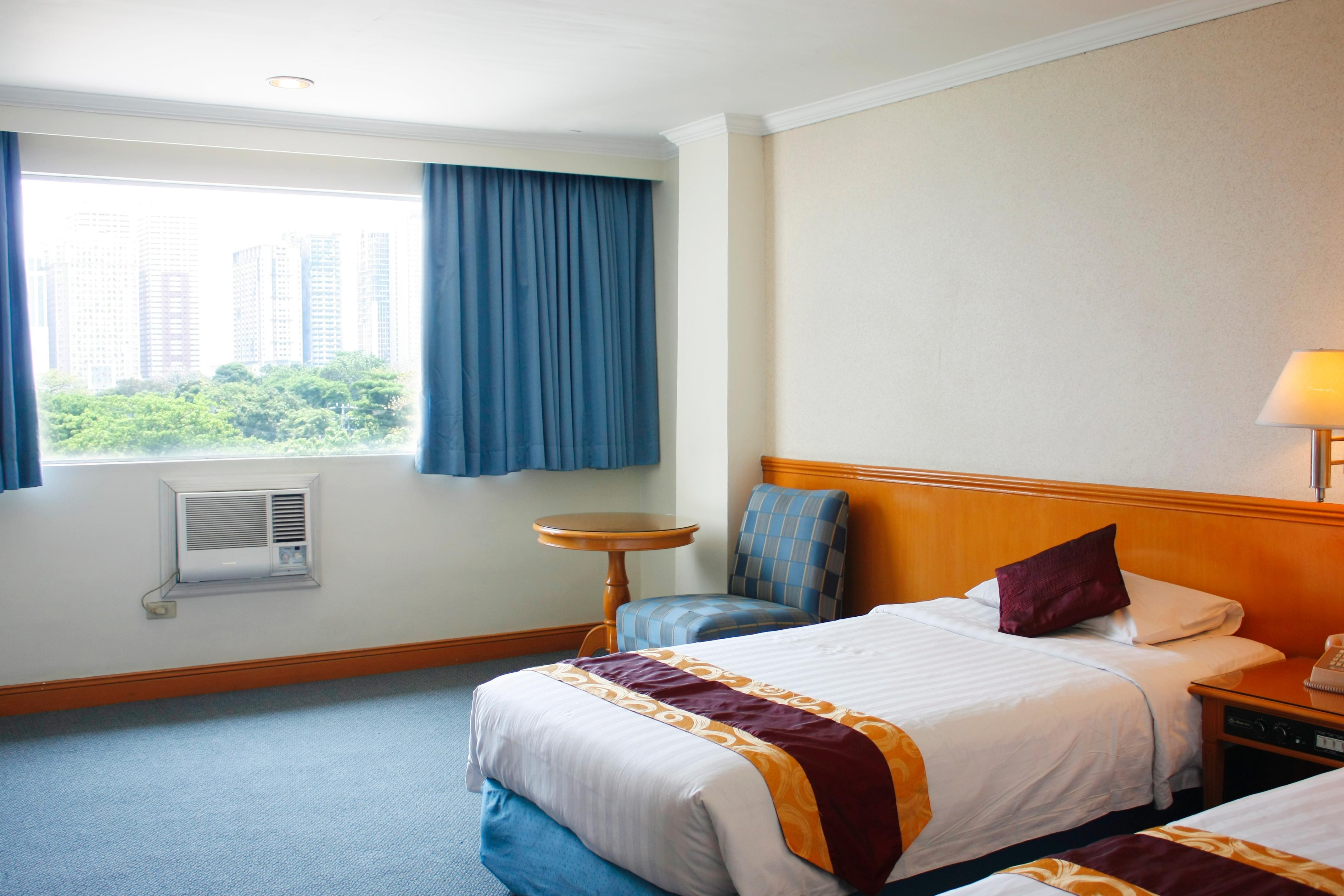 Aloha Roxas Boulevard Hotel