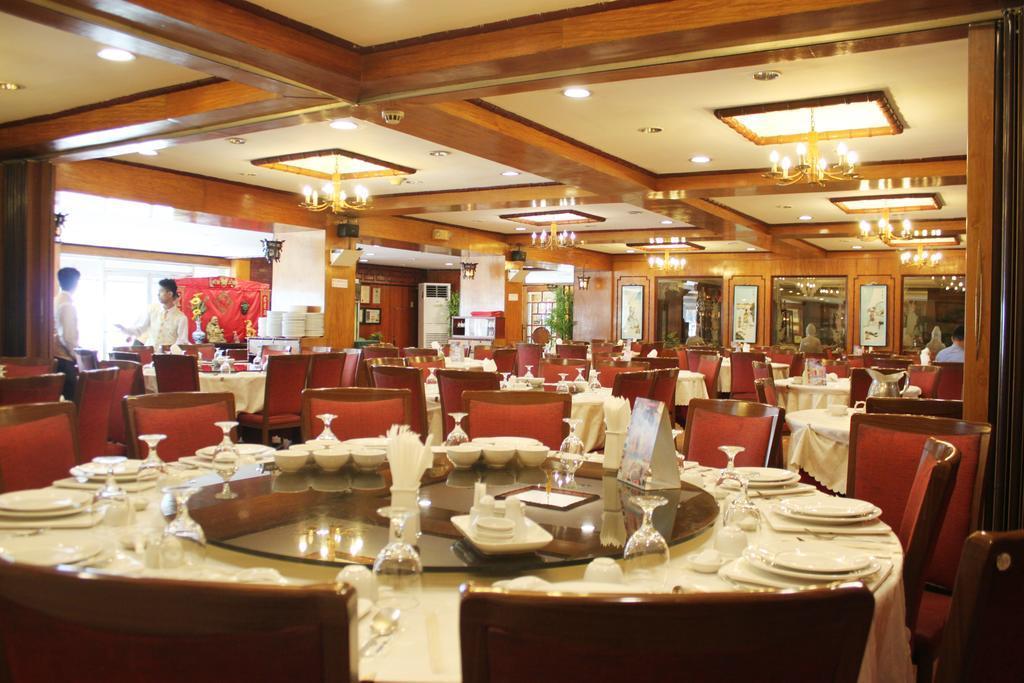 Aloha Roxas Boulevard Hotel Manila