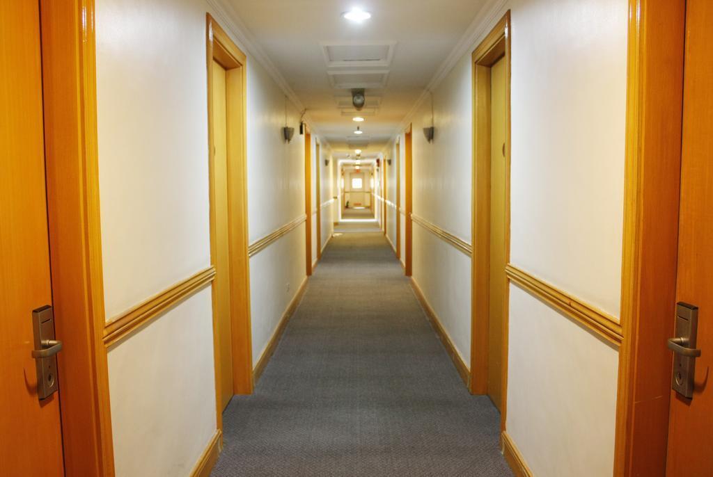 Aloha Roxas Boulevard Hotel