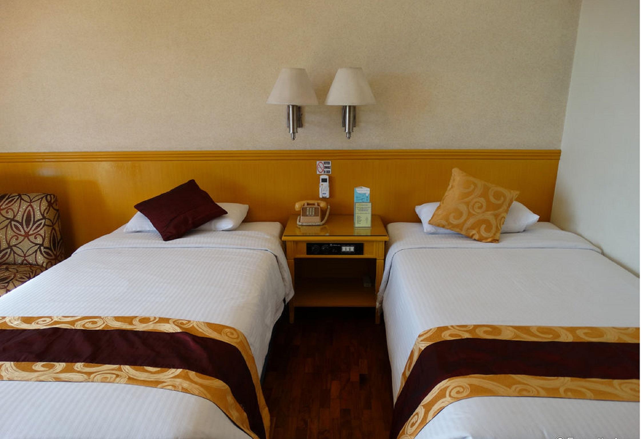 Aloha Roxas Boulevard Hotel *