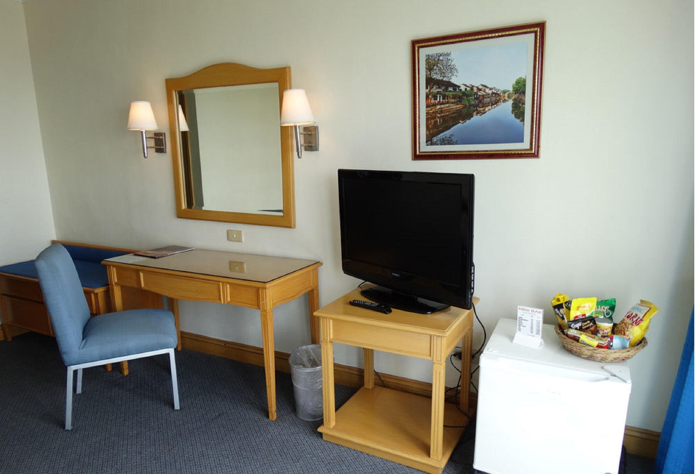 Aloha Roxas Boulevard Hotel *