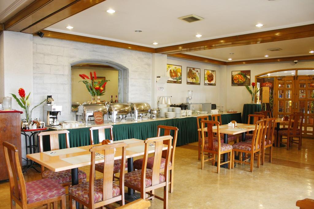 Hotel Aloha Roxas Boulevard *