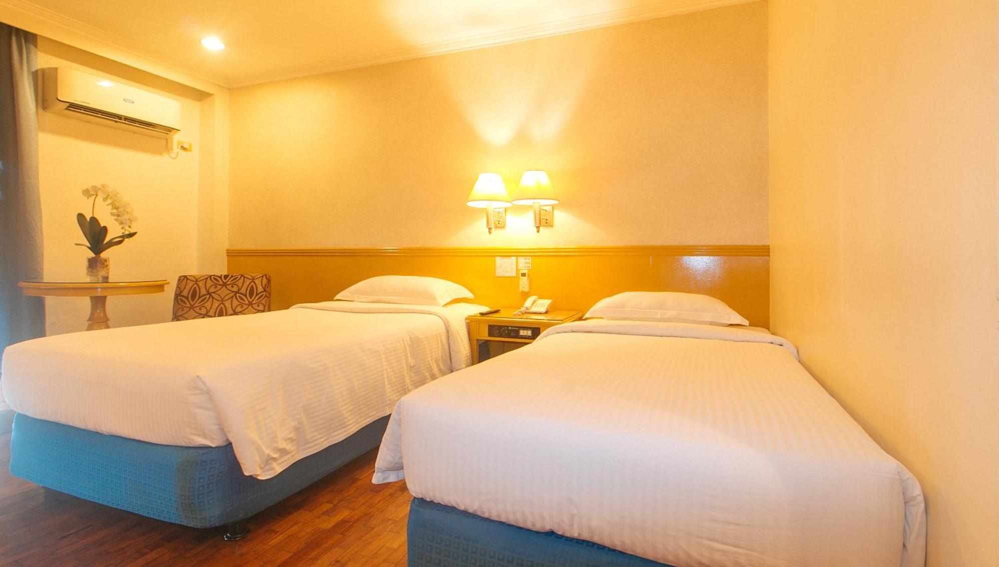 Aloha Roxas Boulevard Hotel Manila