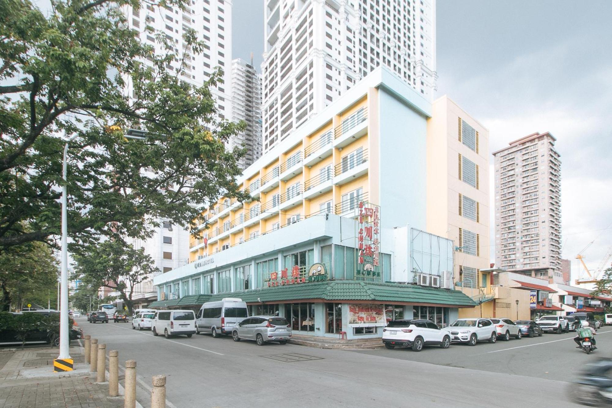 Aloha Roxas Boulevard Hotel Manila