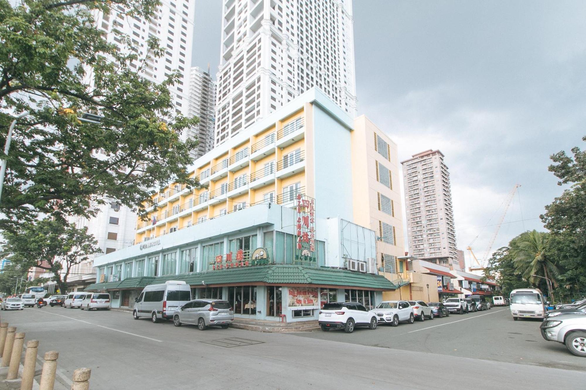 Hotel Aloha Roxas Boulevard *